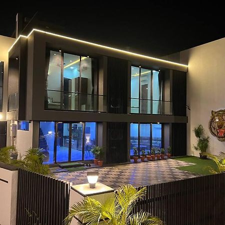 Stayhaven Starmount 4Bhk & Pool Bombaim Exterior foto