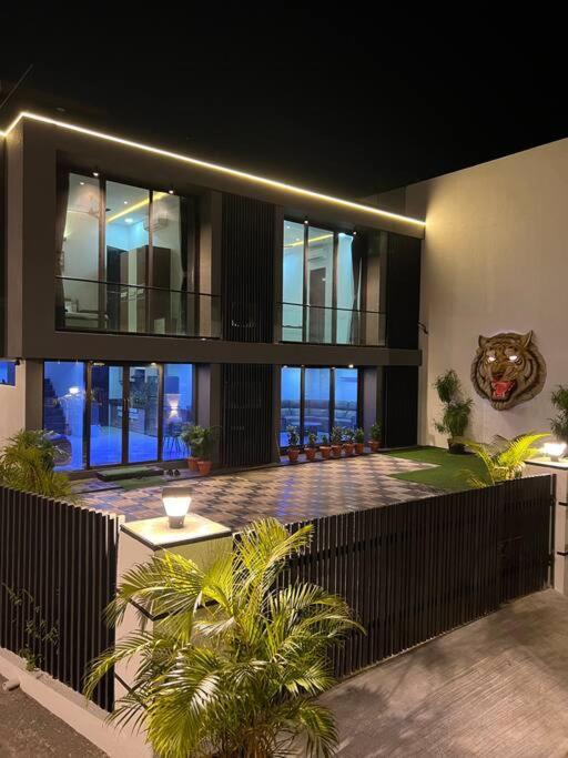 Stayhaven Starmount 4Bhk & Pool Bombaim Exterior foto