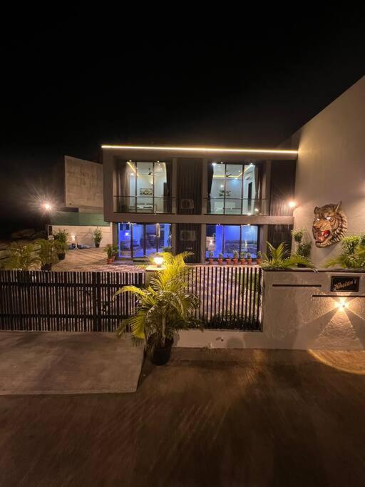 Stayhaven Starmount 4Bhk & Pool Bombaim Exterior foto