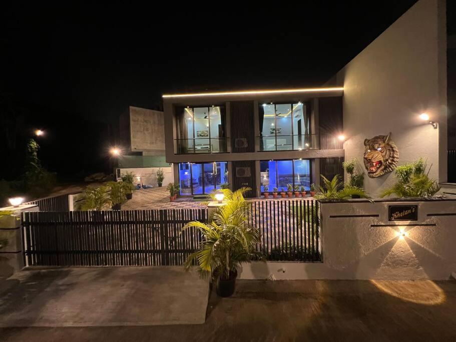 Stayhaven Starmount 4Bhk & Pool Bombaim Exterior foto